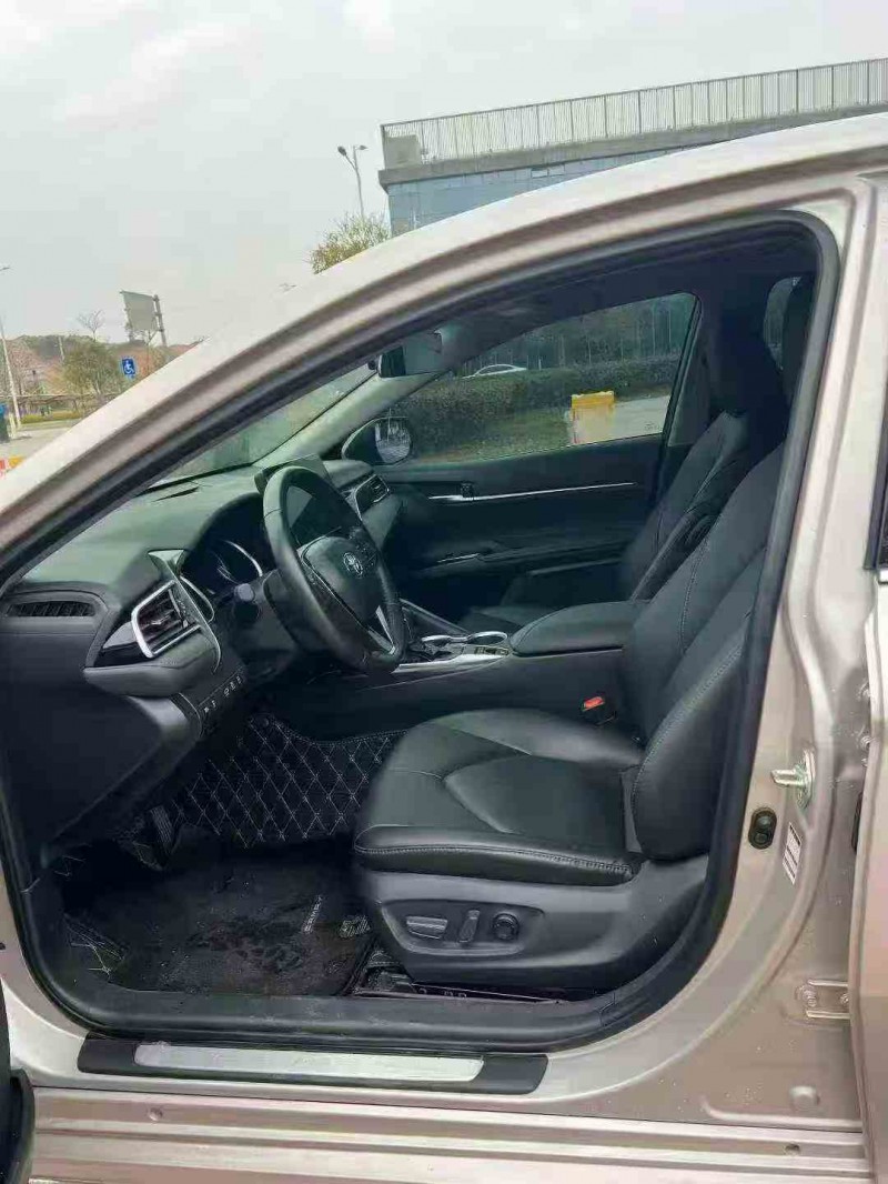 贵港24年丰田凯美瑞6