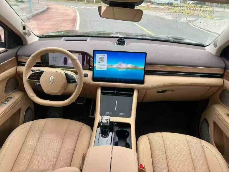 贵港25年华为智选问界3