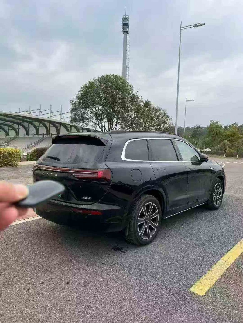 贵港25年华为智选问界6