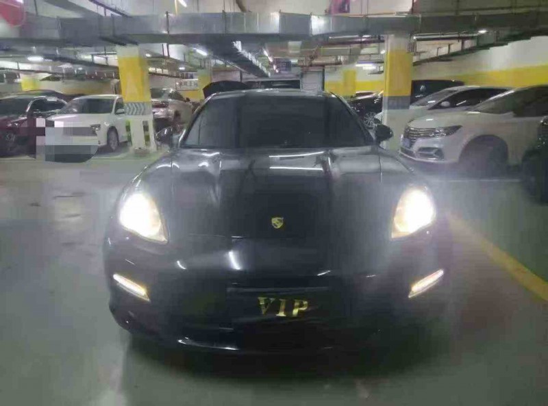 荆州12年玛莎拉蒂Ghibli1