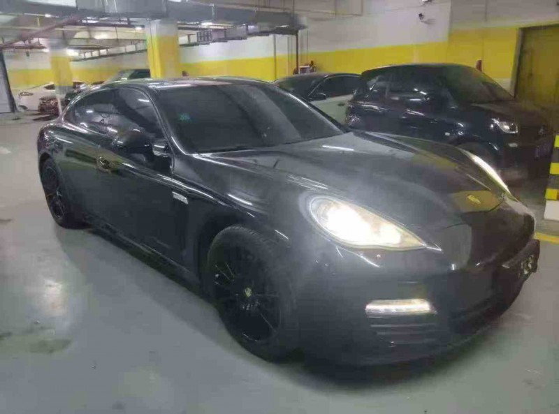 荆州12年玛莎拉蒂Ghibli3