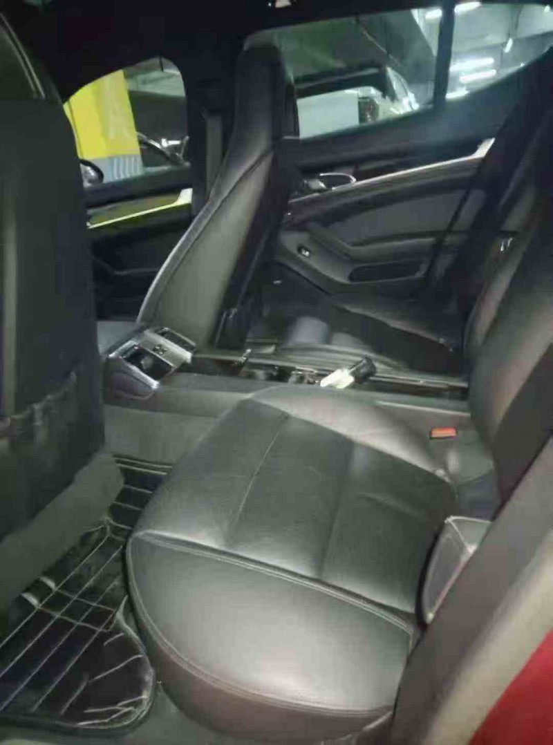 荆州12年玛莎拉蒂Ghibli5