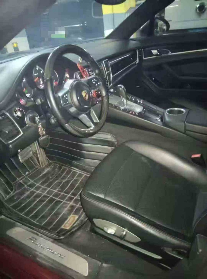 荆州12年玛莎拉蒂Ghibli6