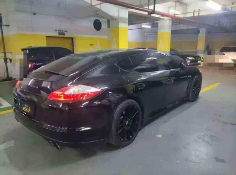 荆州12年玛莎拉蒂Ghibli7