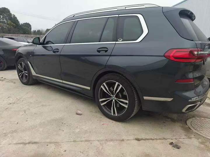 常德21年宝马X76