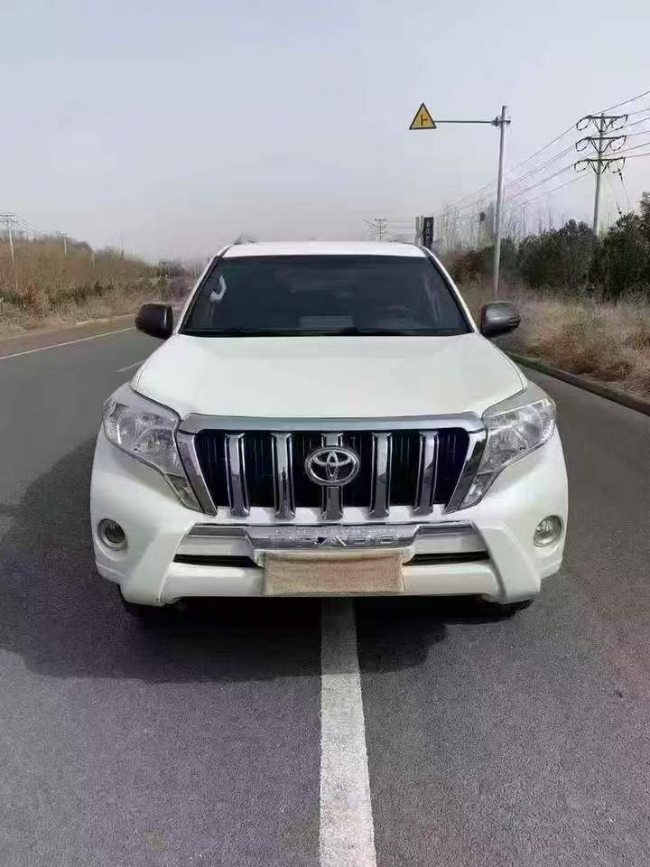 承德18年丰田普拉多1