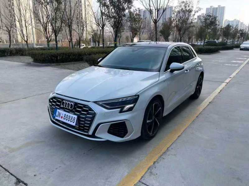 济宁23年奥迪A33