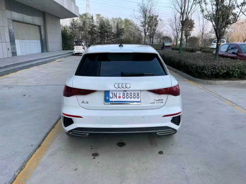 济宁23年奥迪A35