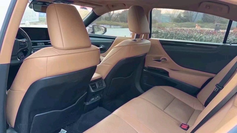 青岛22年雷克萨斯ES8