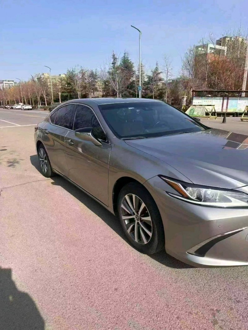 潍坊21年雷克萨斯ES6