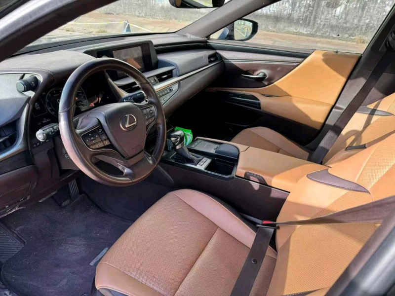 菏泽21年雷克萨斯ES3