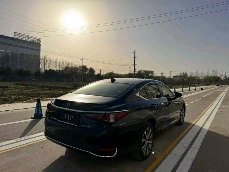 菏泽21年雷克萨斯ES7