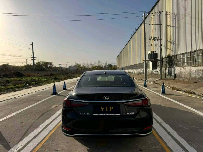 菏泽21年雷克萨斯ES8