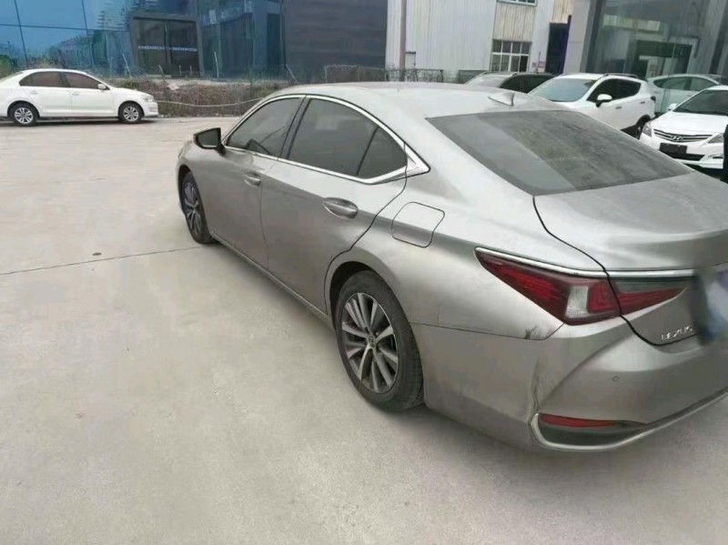 菏泽20年雷克萨斯ES8