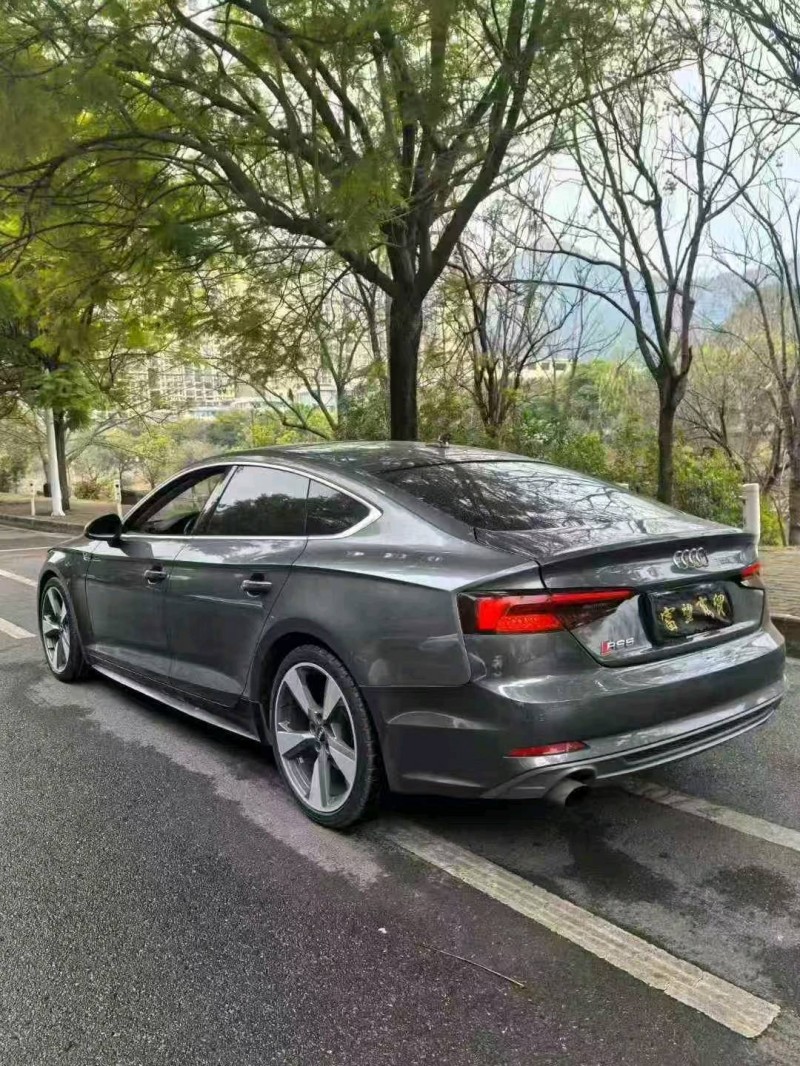 安顺19年奥迪A54