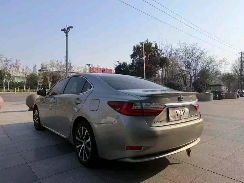 枣庄18年雷克萨斯ES5