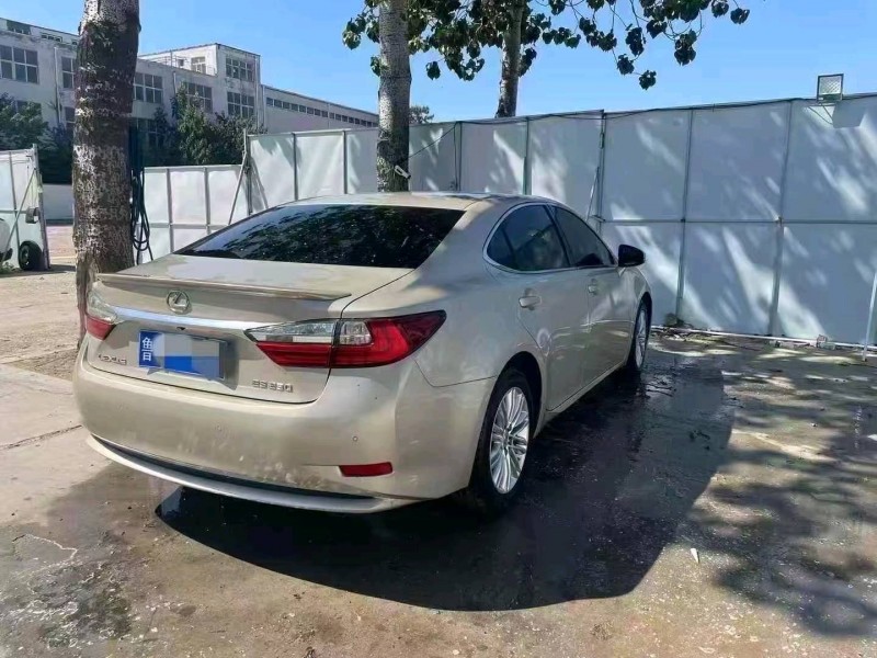 青岛17年雷克萨斯ES7