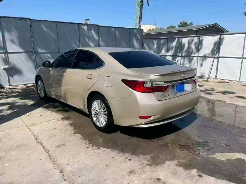 青岛17年雷克萨斯ES8