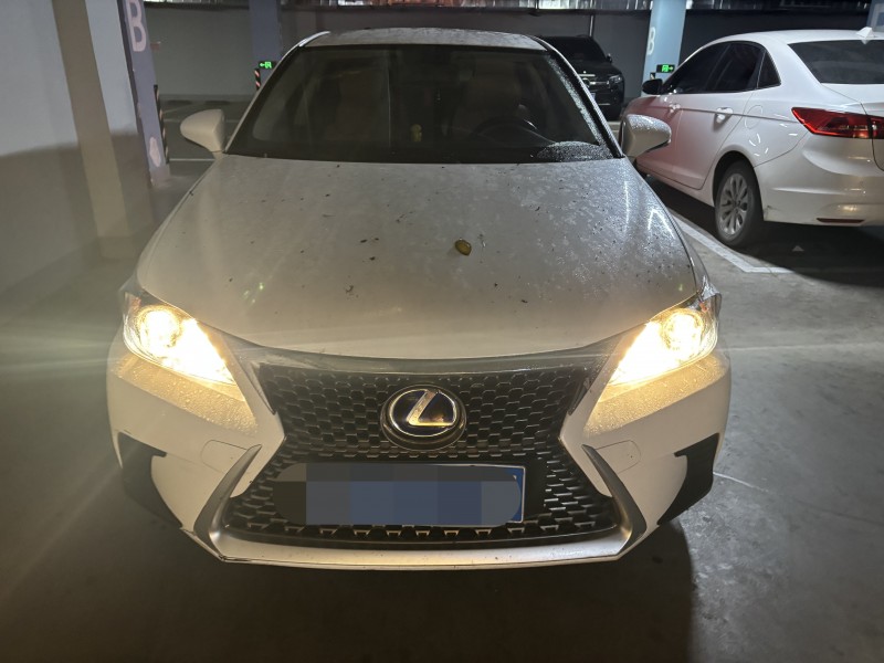 成都21年雷克萨斯CT1