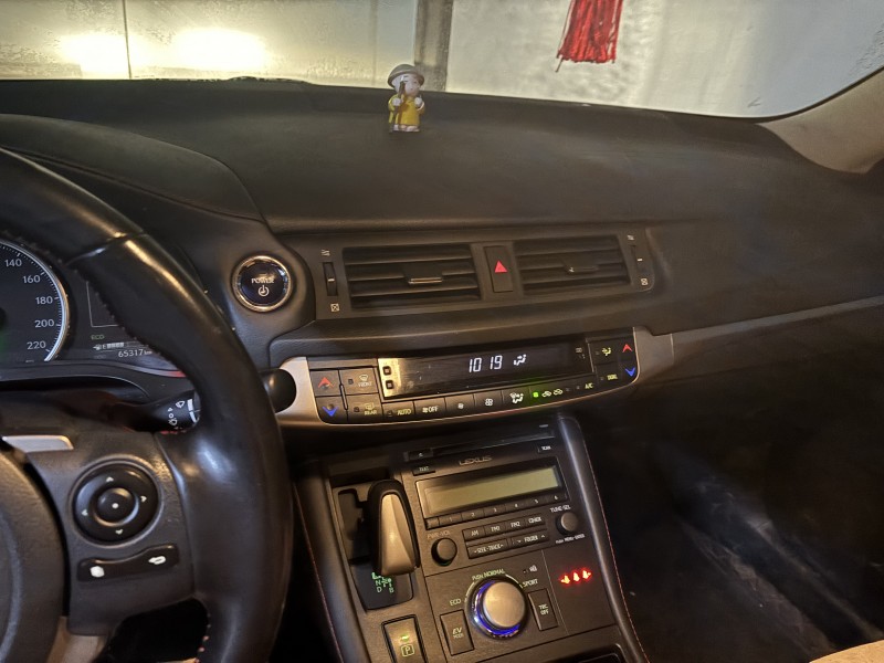 成都21年雷克萨斯CT5