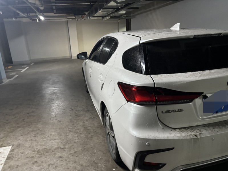 成都21年雷克萨斯CT8