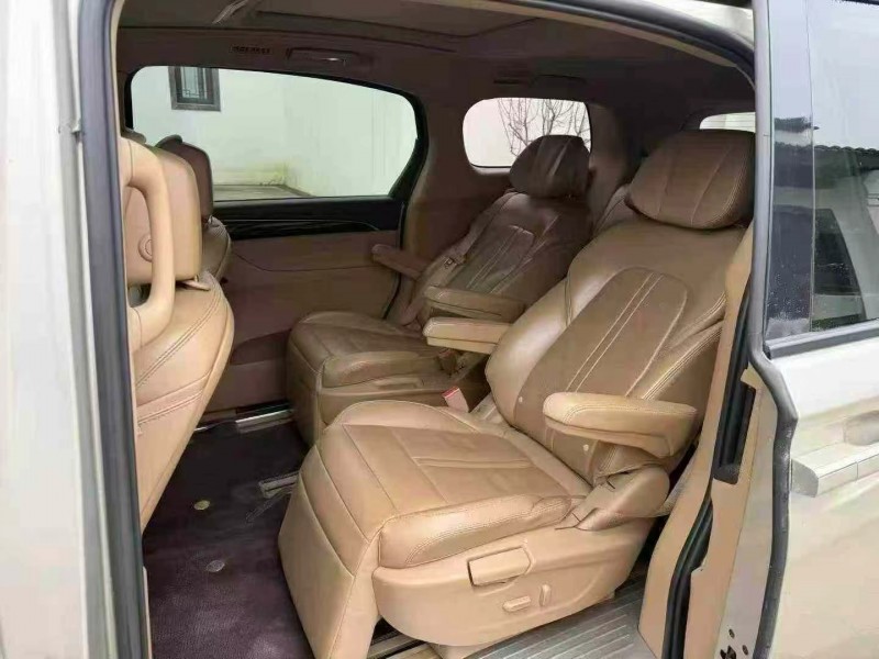 济南19年别克GL84