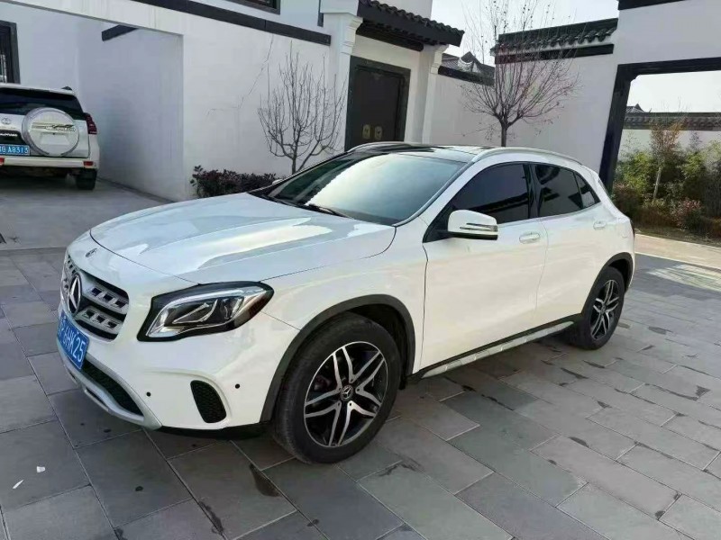 济南18年奔驰GLA3