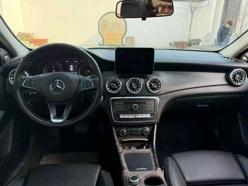 济南18年奔驰GLA5