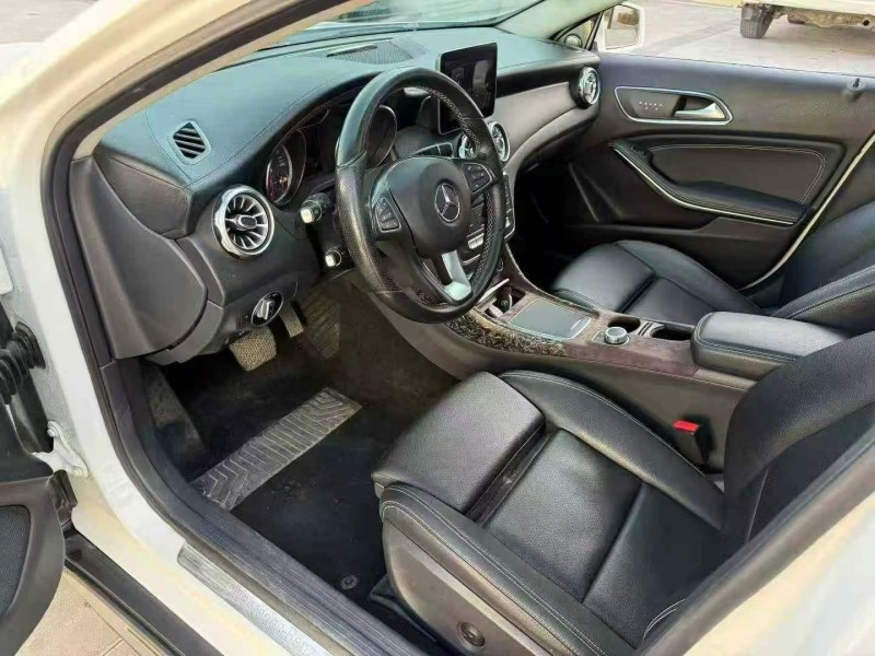 济南18年奔驰GLA6