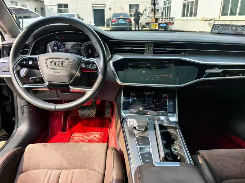 苏州22年奥迪A7L5