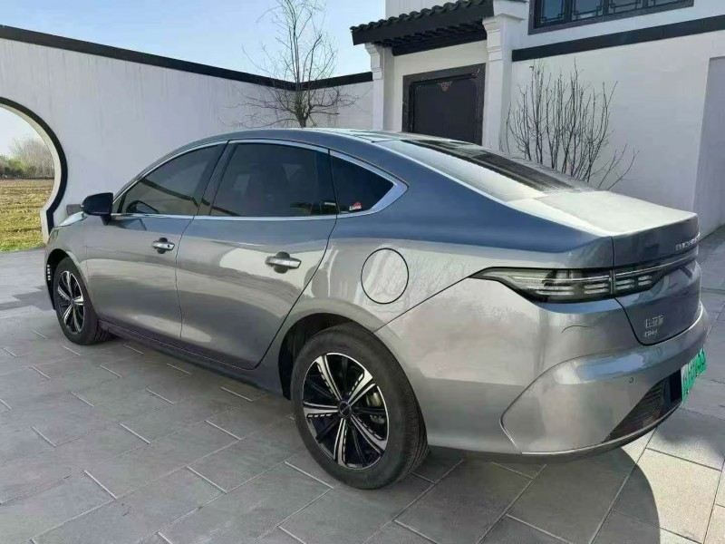 济南24年比亚迪驱逐舰8