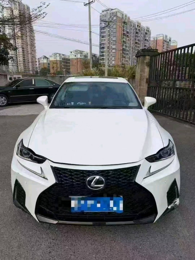 南寧14年雷克薩斯IS1