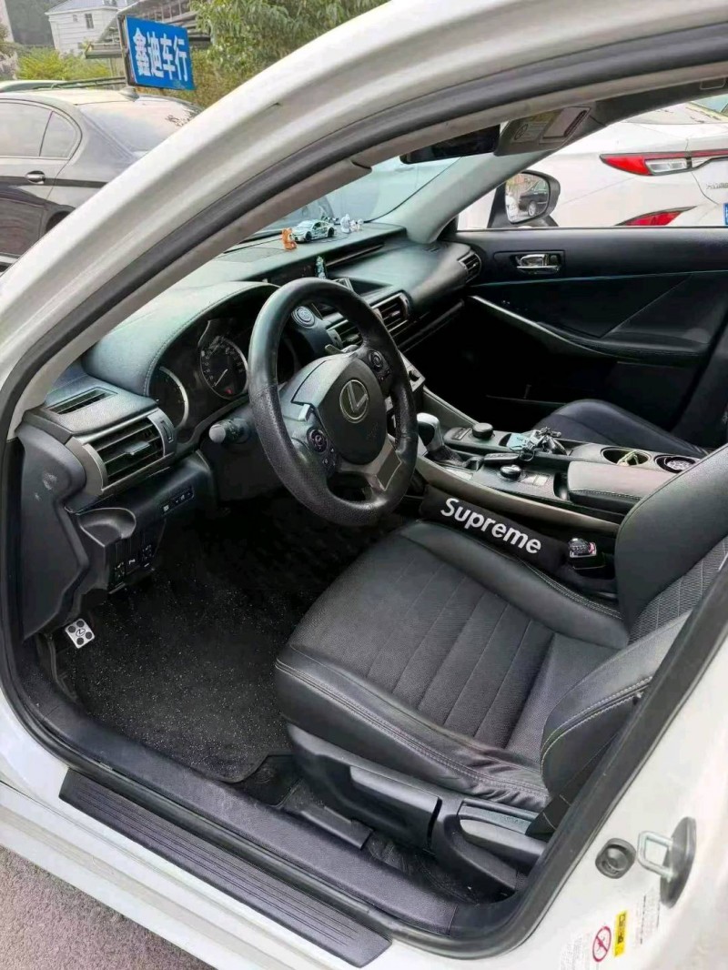 南寧14年雷克薩斯IS6