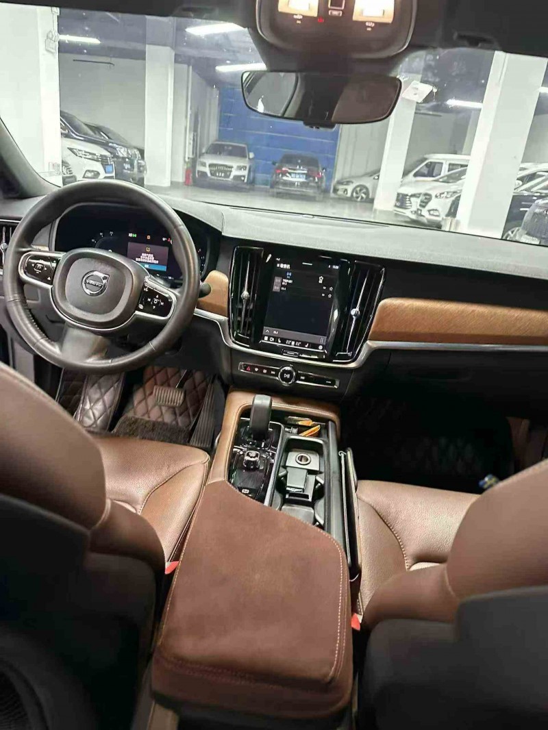 文山22年沃尔沃S905