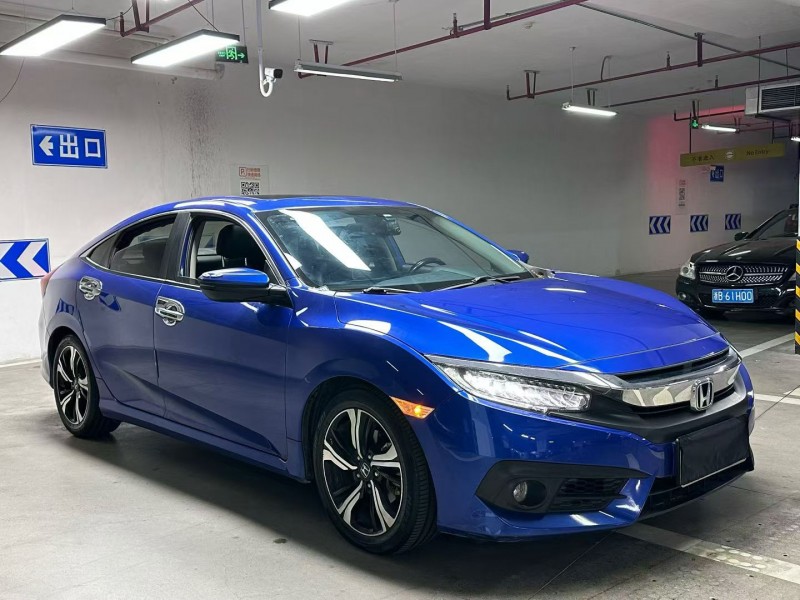 成都19年本田思域8