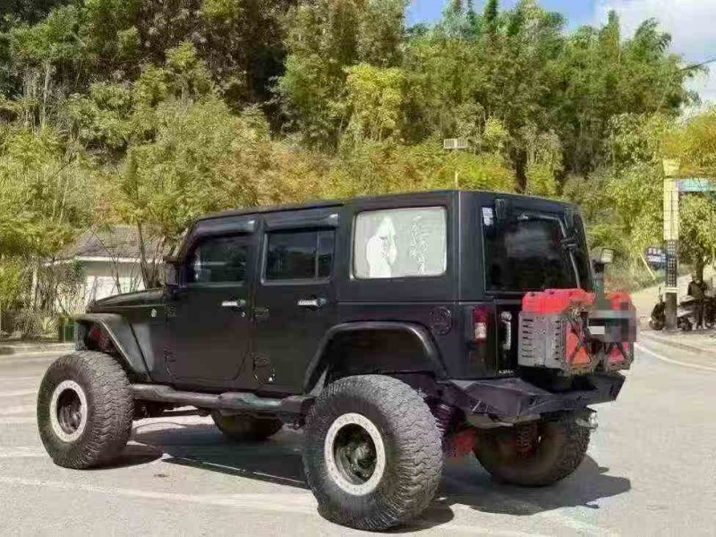临沧17年Jeep牧马人8