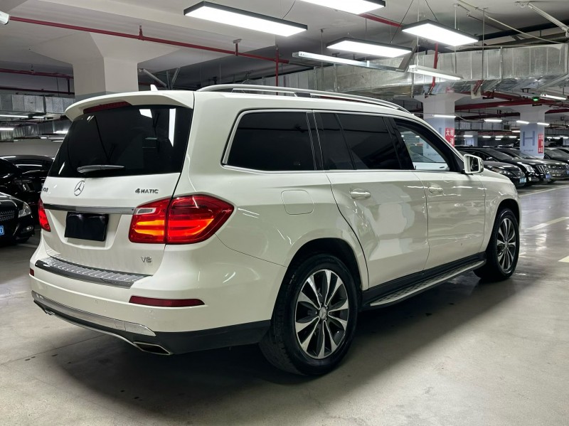 成都13年奔驰GL8