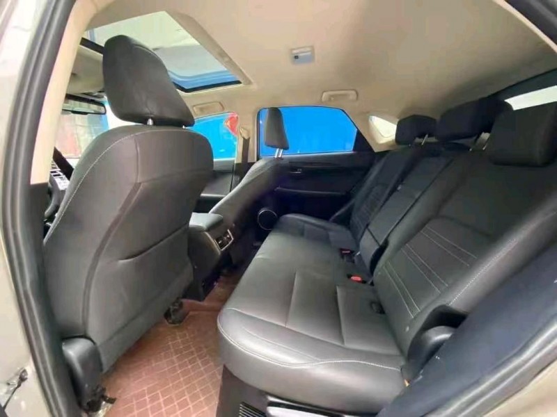 潍坊19年雷克萨斯NX7