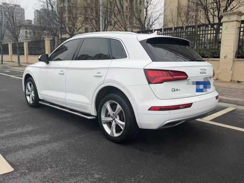 郑州20年奥迪Q58