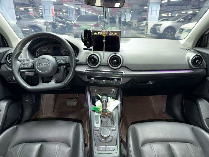 成都23年奥迪Q26