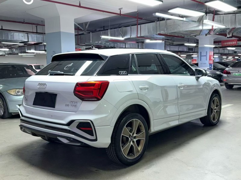 成都23年奥迪Q27