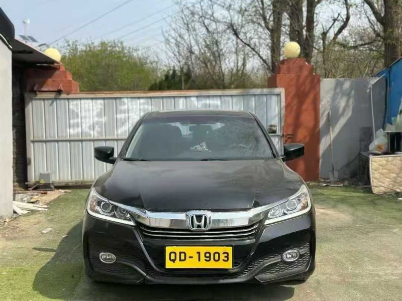 青岛18年本田雅阁1