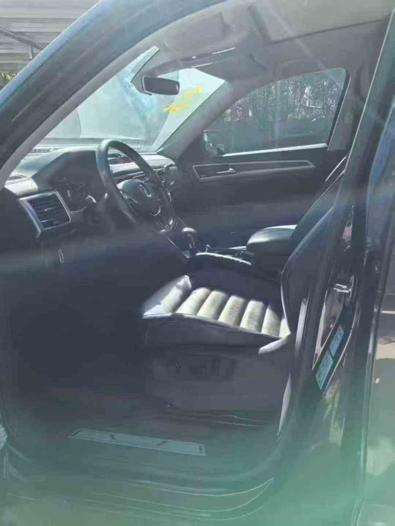 思茅18年大众途昂5