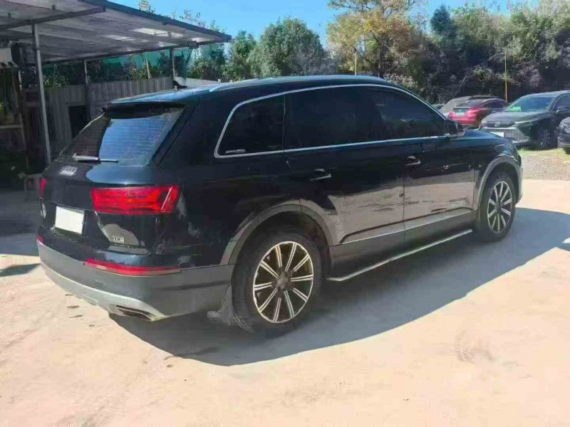 临沧16年奥迪Q78