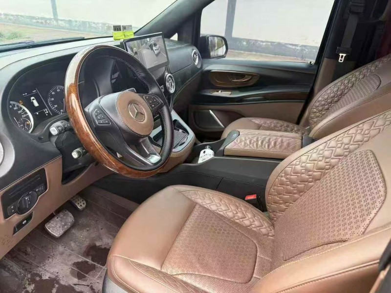 郑州21年奔驰威霆5