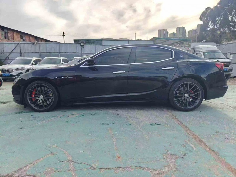 思茅14年玛莎拉蒂Ghibli8