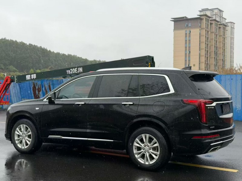 福州20年凯迪拉克XT67