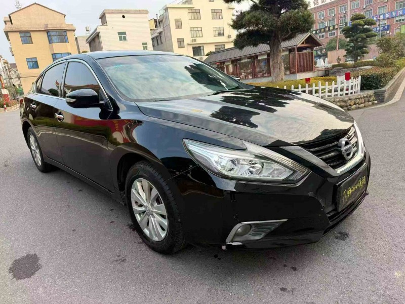 嘉兴19年日产天籁3