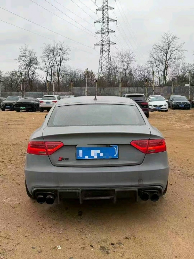 青岛13年奥迪S54