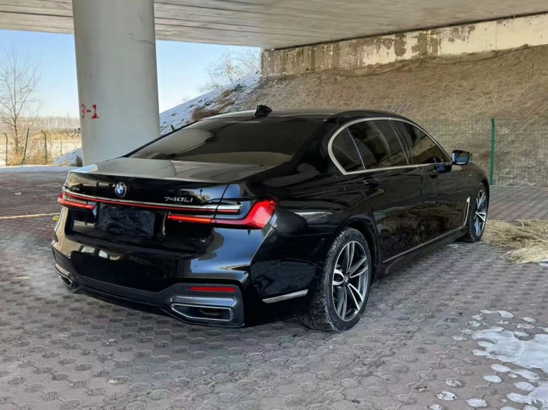 松原20年宝马7系8